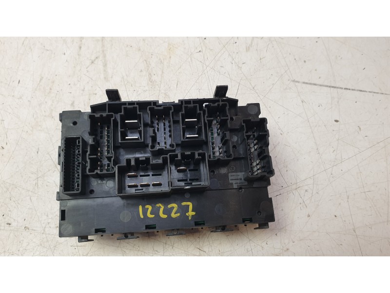 Recambio de caja reles / fusibles para renault captur ii (hf_) tce 90 (hfm6) referencia OEM IAM 243801284R  
