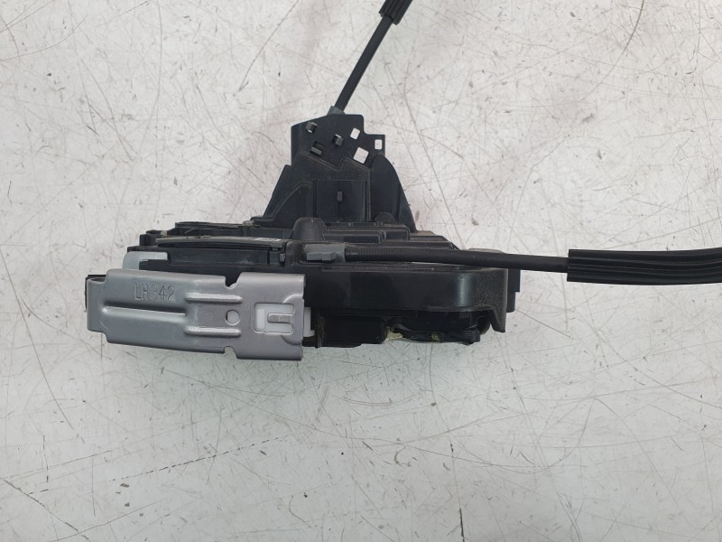 Recambio de cerradura puerta delantera izquierda para ford kuga iii (dfk) 2.5 fhev referencia OEM IAM LV4BA264A27AH  