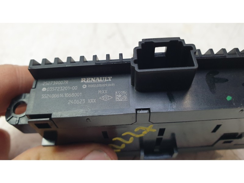 Recambio de mando multifuncion para renault captur ii (hf_) tce 90 (hfm6) referencia OEM IAM 252739007R  
