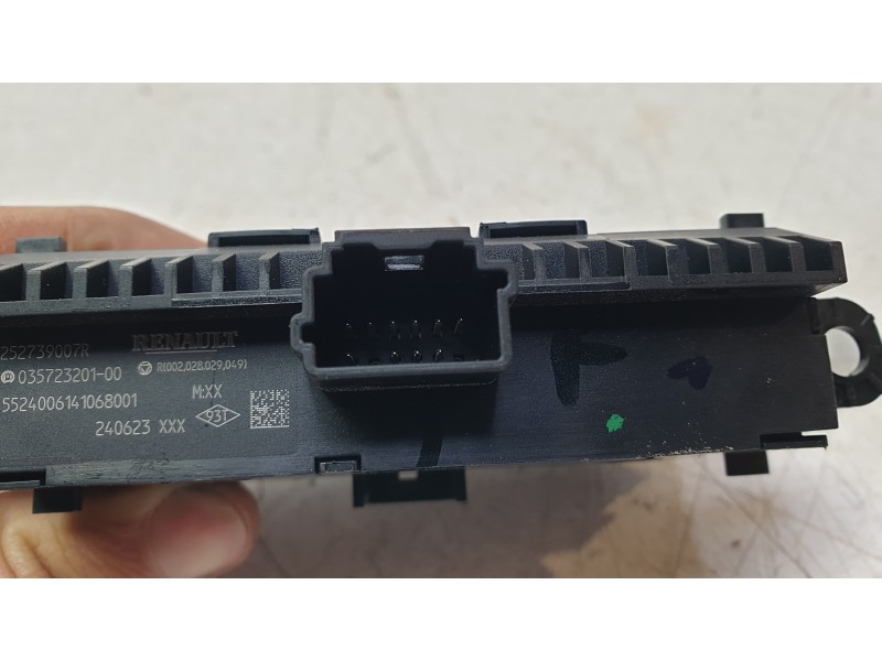Recambio de mando multifuncion para renault captur ii (hf_) tce 90 (hfm6) referencia OEM IAM 252739007R  