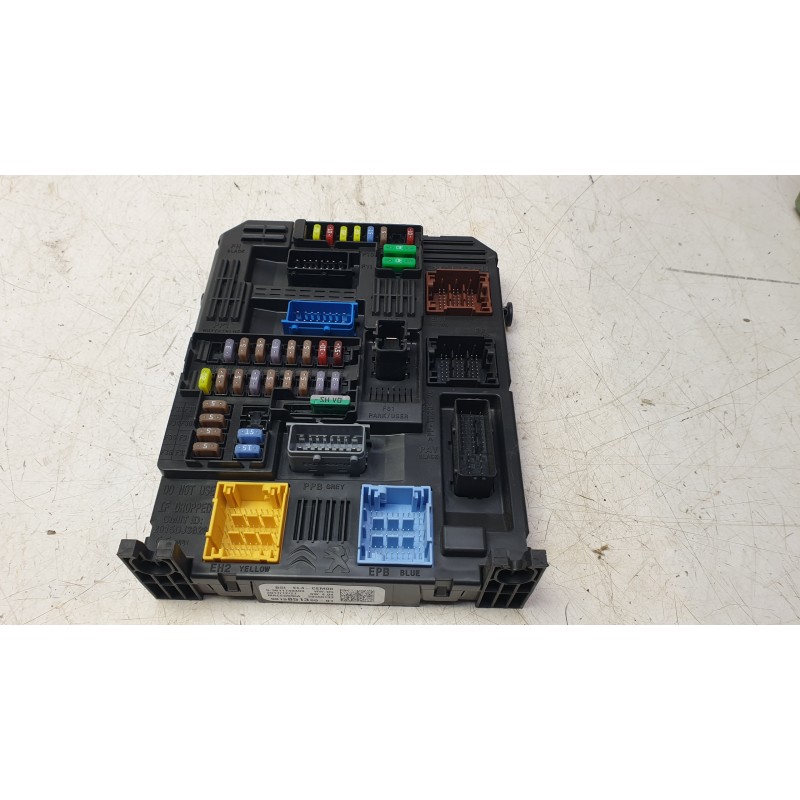 Recambio de caja reles / fusibles para citroën c4 picasso ii 1.6 bluehdi 120 referencia OEM IAM 9819851380  