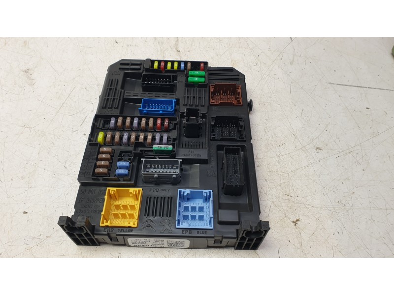 Recambio de caja reles / fusibles para citroën c4 picasso ii 1.6 bluehdi 120 referencia OEM IAM 9819851380  