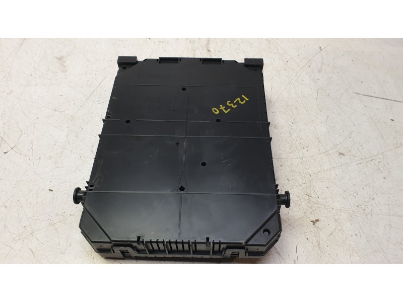 Recambio de caja reles / fusibles para citroën c4 picasso ii 1.6 bluehdi 120 referencia OEM IAM 9819851380  