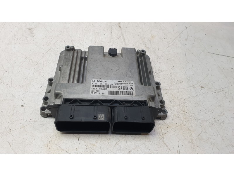 Recambio de centralita motor uce para citroën c4 picasso ii 1.6 bluehdi 120 referencia OEM IAM 9825318180  