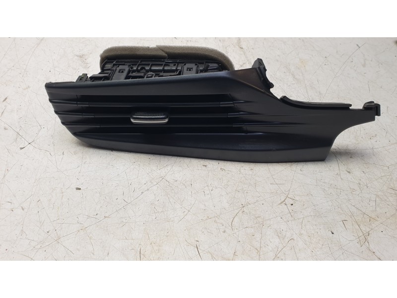 Recambio de rejilla aireadora para hyundai i20 iii (bc3, bi3) 1.0 t-gdi referencia OEM IAM 84790Q0000  