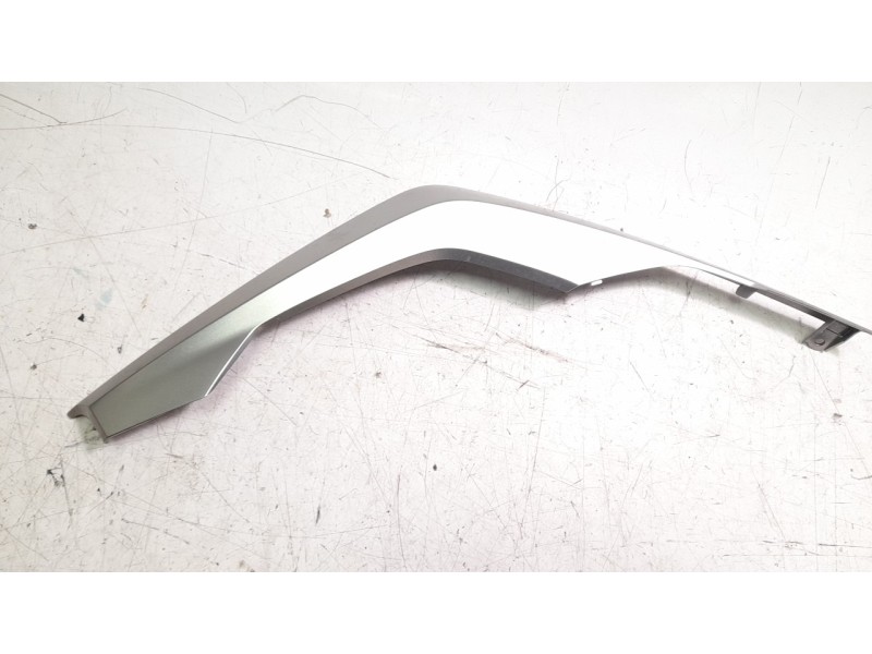 Recambio de moldura para honda nc nc 750 x (rh09) referencia OEM IAM 64161MKWD000 64161MKWD00ZA 