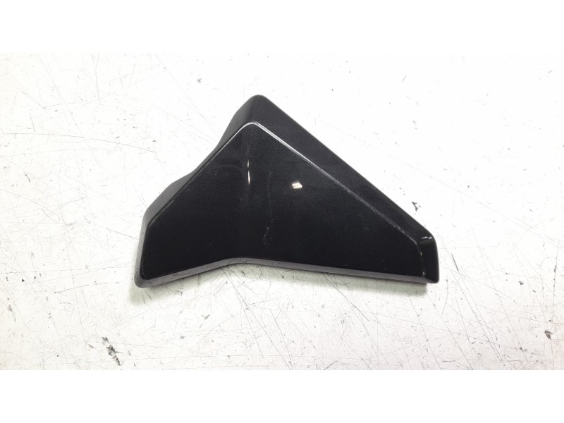 Recambio de moldura para triumph street triple 765 rs street triple 765 rs referencia OEM IAM T2311166PR  