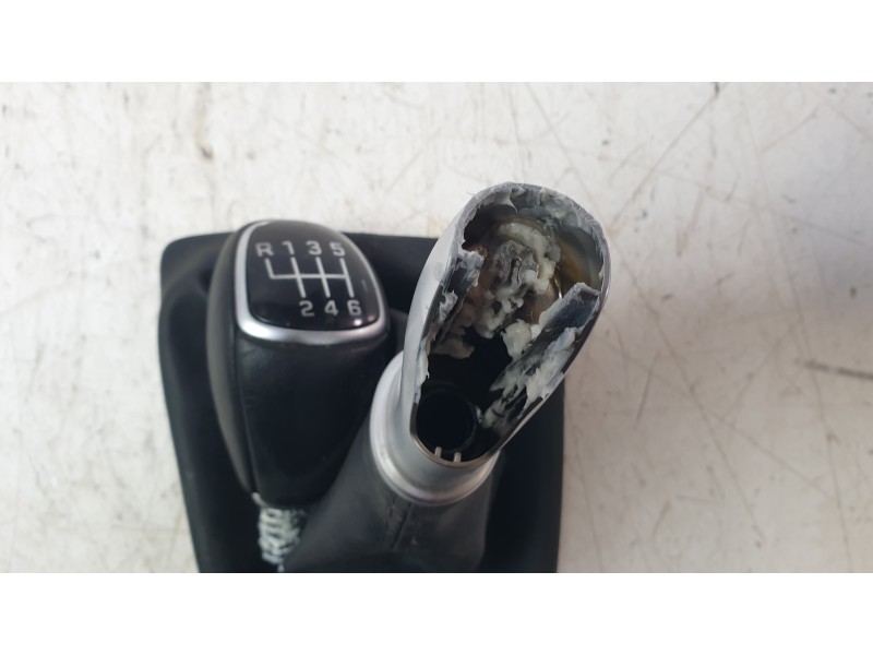 Recambio de pomo palanca cambio para hyundai i20 iii (bc3, bi3) 1.0 t-gdi referencia OEM IAM 43711Q0400NNB  