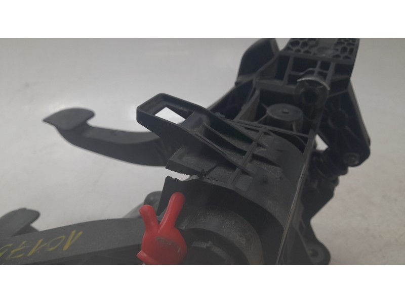 Recambio de pedalera completa para porsche cayman (typ 981c) gt4 referencia OEM IAM 99142300902  