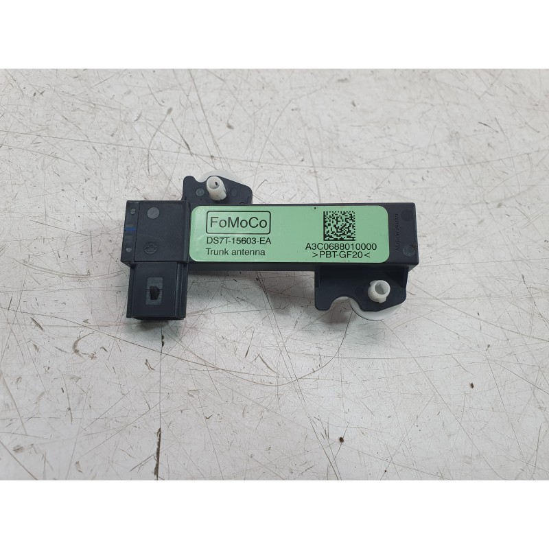 Recambio de amplificador de antena para ford kuga iii (dfk) 2.5 fhev referencia OEM IAM DS7T15603EA  