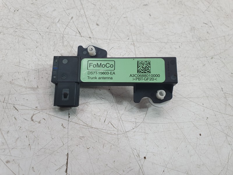 Recambio de amplificador de antena para ford kuga iii (dfk) 2.5 fhev referencia OEM IAM DS7T15603EA  