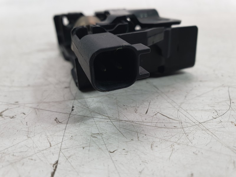 Recambio de cerradura capo para ford kuga iii (dfk) 2.5 fhev referencia OEM IAM LJ6A16708AD  