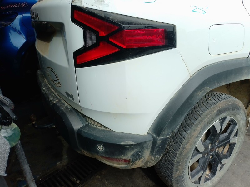 Recambio de paragolpes trasero para dacia duster iii eco-g 100 essential referencia OEM IAM   