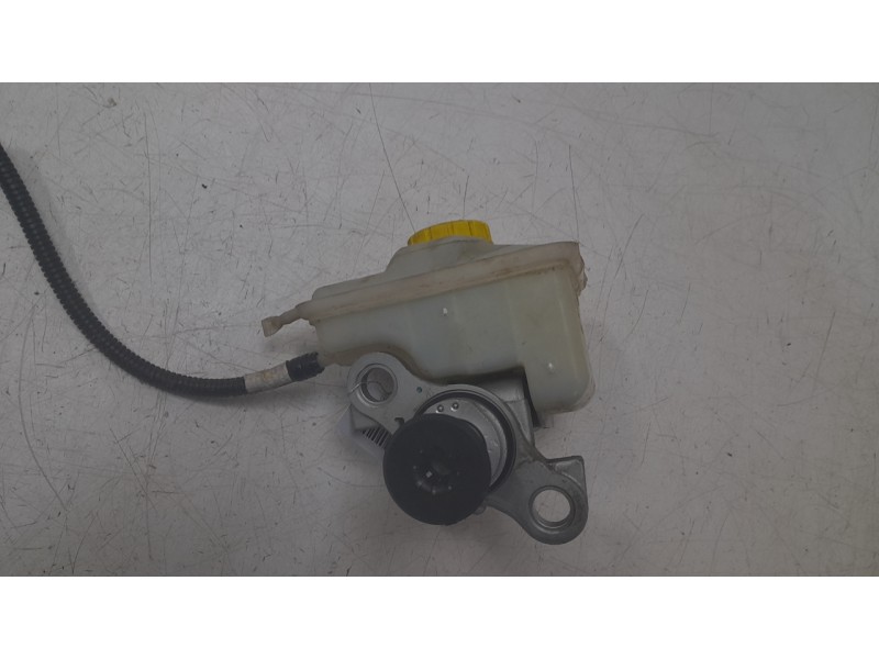 Recambio de bomba freno para porsche cayman (typ 981c) gt4 referencia OEM IAM 99135501301  