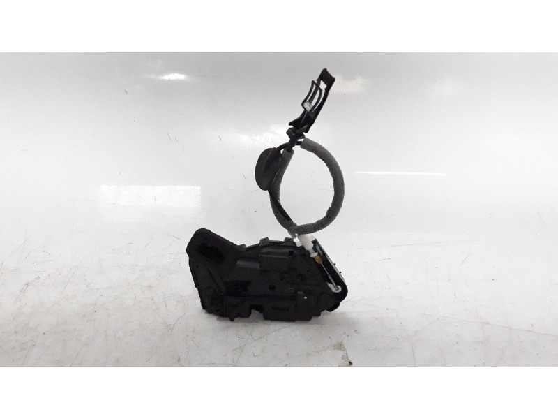 Recambio de cerradura puerta trasera izquierda para volkswagen t-roc advance referencia OEM IAM 5TA839015L  