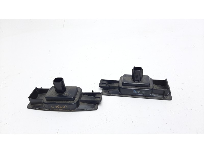 Recambio de piloto matricula para mazda 3 berlina (bp) referencia OEM IAM B0J85126Y  