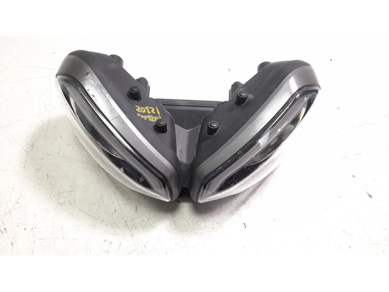Recambio de faro delantero para triumph street triple 765 rs street triple 765 rs referencia OEM IAM T2701141  