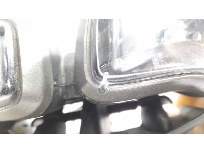 Recambio de faro delantero para triumph street triple 765 rs street triple 765 rs referencia OEM IAM T2701141  