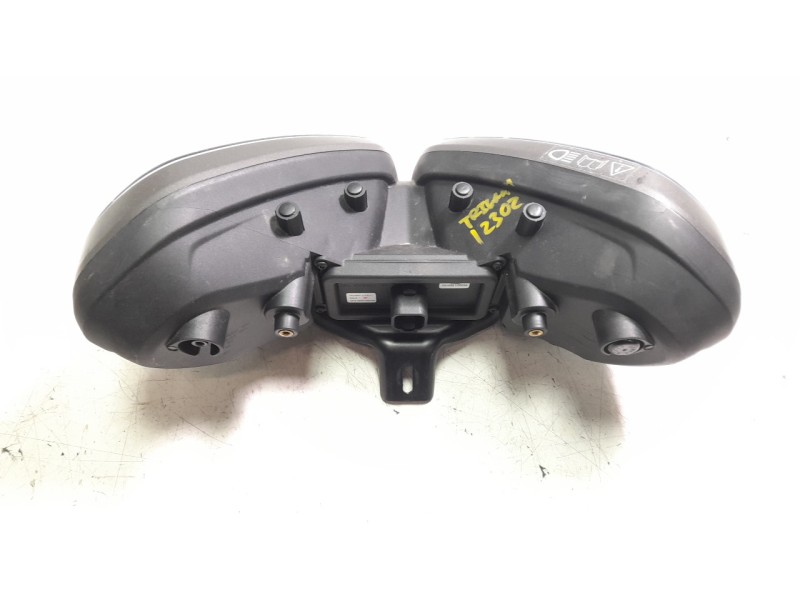 Recambio de faro delantero para triumph street triple 765 rs street triple 765 rs referencia OEM IAM T2701141  