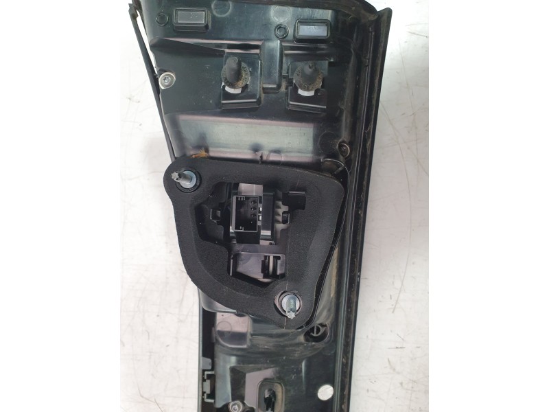 Recambio de piloto trasero central para volkswagen taigo (cs1) 1.0 tsi referencia OEM IAM 2G7945093  