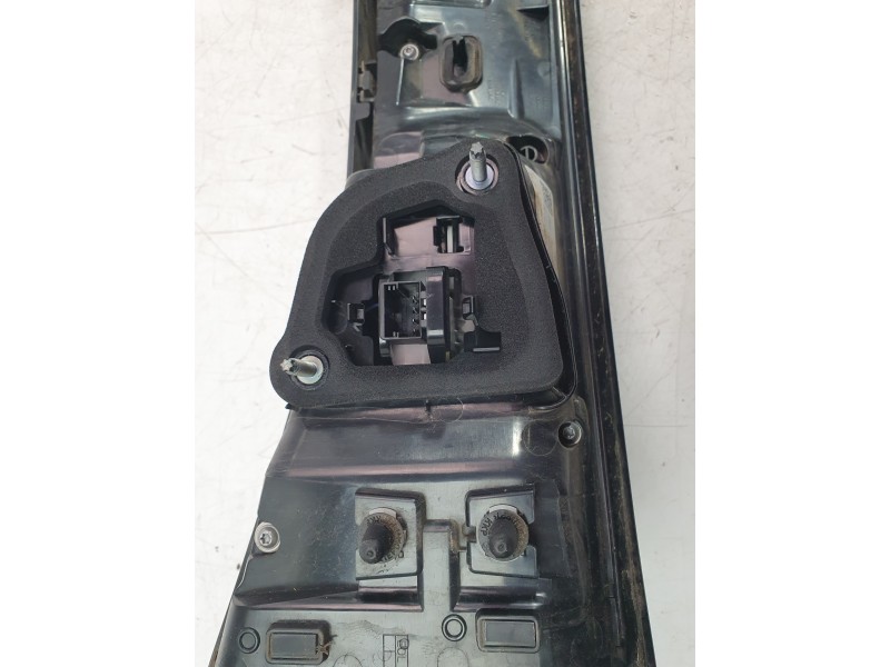 Recambio de piloto trasero central para volkswagen taigo (cs1) 1.0 tsi referencia OEM IAM 2G7945093  