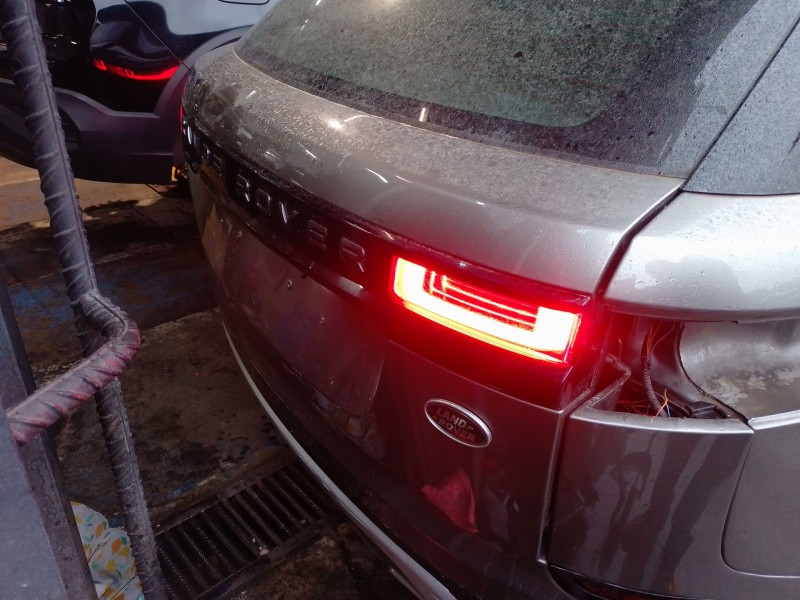 Recambio de piloto trasero central para land rover range rover velar (l560) 2.0 p300 si4 4x4 referencia OEM IAM   