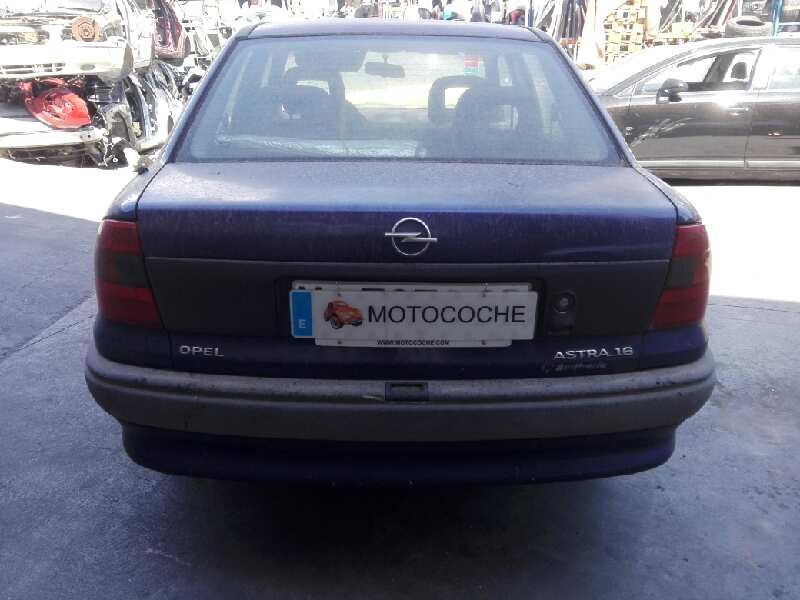 opel astra f berlina del año 1995