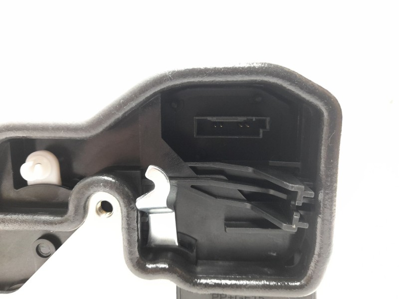 Recambio de cerradura puerta trasera izquierda para bmw serie 3 berlina (e90) referencia OEM IAM 51227202147 10606130123 1060613