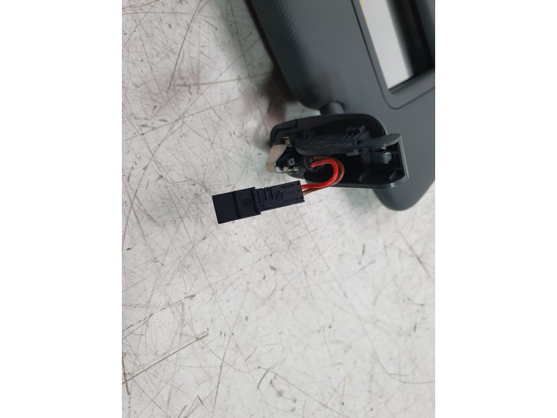 Recambio de parasol izquierdo para audi a3 sportback (8ya, 8yf) 30 tdi referencia OEM IAM 8W0857551M  