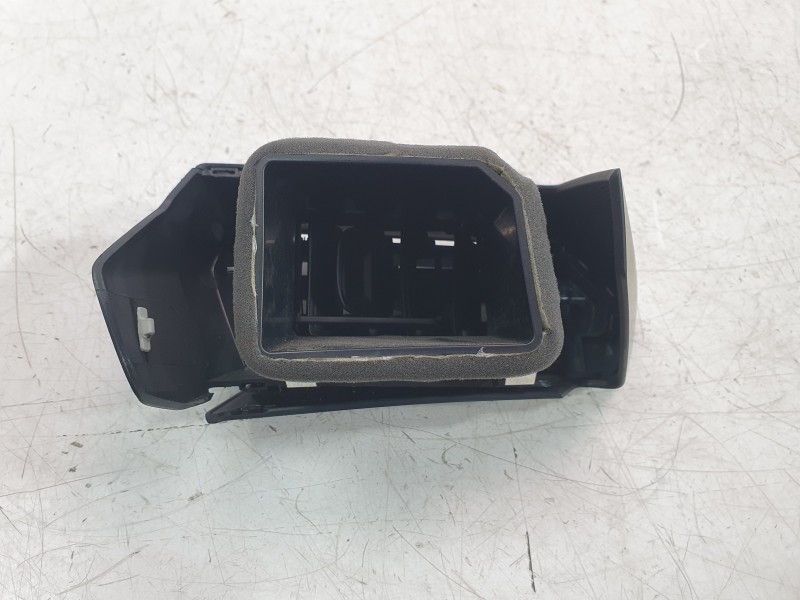 Recambio de rejilla aireadora para audi a3 sportback (8ya, 8yf) 30 tdi referencia OEM IAM 8Y1820901A  