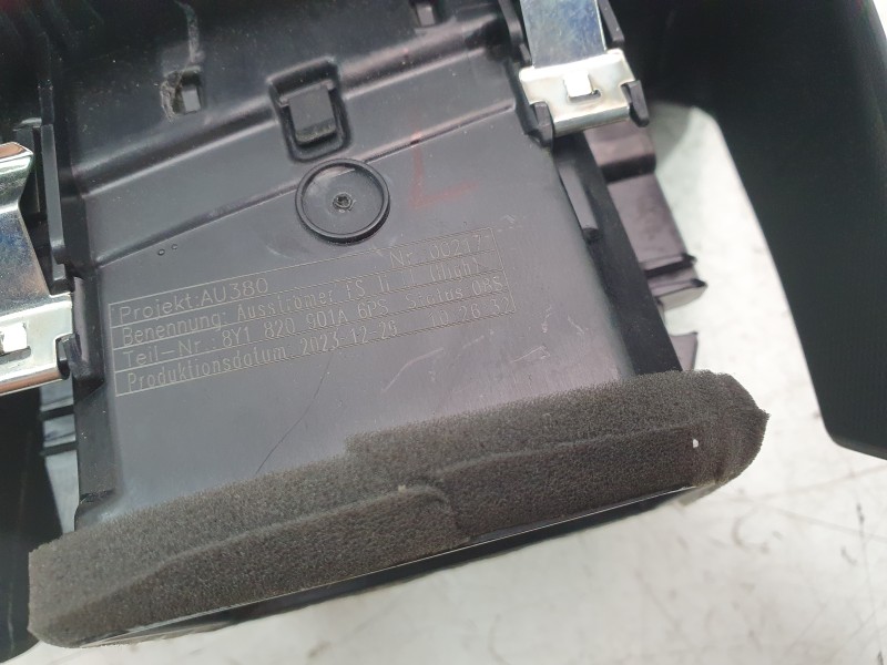 Recambio de rejilla aireadora para audi a3 sportback (8ya, 8yf) 30 tdi referencia OEM IAM 8Y1820901A  