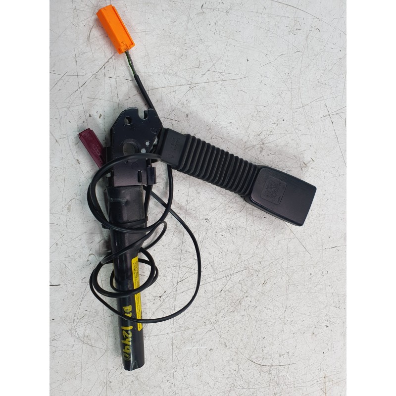 Recambio de enganche cinturon delantero derecho para ford focus ii (da_, hcp, dp) 2.0 tdci referencia OEM IAM 4M51A61208CC  