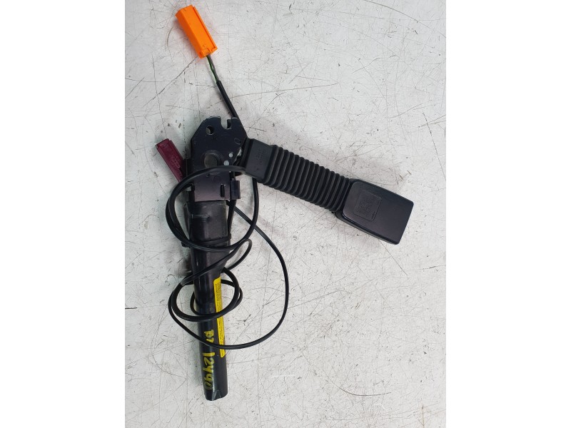 Recambio de enganche cinturon delantero derecho para ford focus ii (da_, hcp, dp) 2.0 tdci referencia OEM IAM 4M51A61208CC  