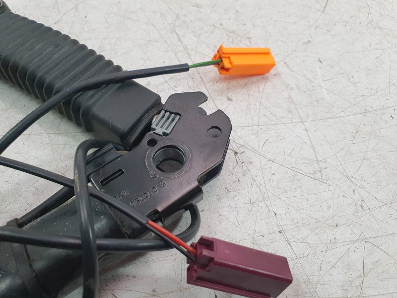 Recambio de enganche cinturon delantero derecho para ford focus ii (da_, hcp, dp) 2.0 tdci referencia OEM IAM 4M51A61208CC  