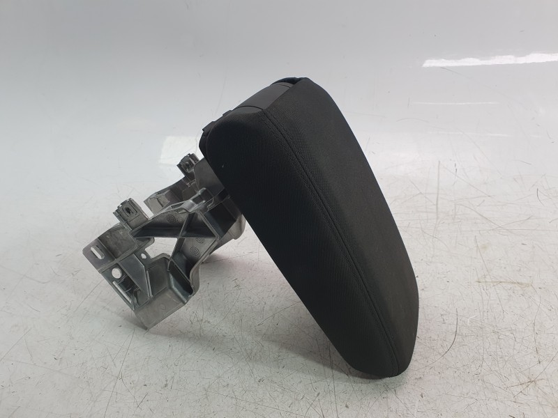 Recambio de apoyabrazos central para audi a3 sportback (8ya, 8yf) 30 tdi referencia OEM IAM 8Y0864283A  
