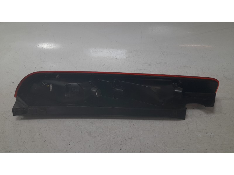 Recambio de piloto trasero derecho para ford focus ii (da_, hcp, dp) 2.0 tdci referencia OEM IAM 8M5113404A  103F10420772