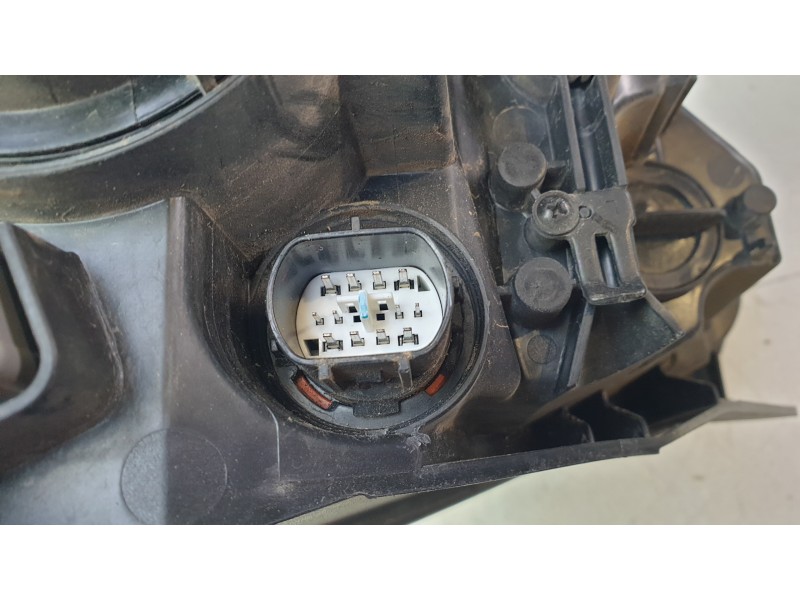 Recambio de piloto delantero derecho para kia xceed (cd) 1.0 t-gdi referencia OEM IAM 92102J7300  