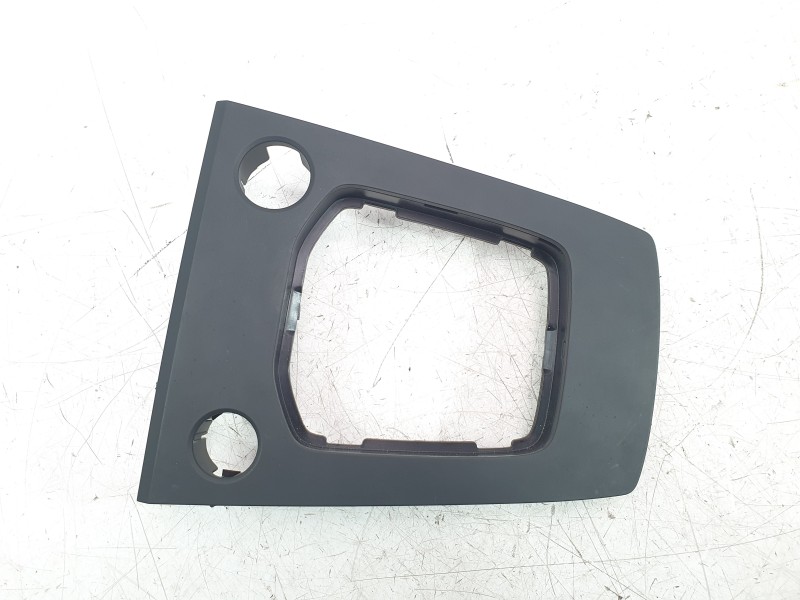 Recambio de moldura para audi a3 sportback (8ya, 8yf) 30 tdi referencia OEM IAM 8Y1864261  