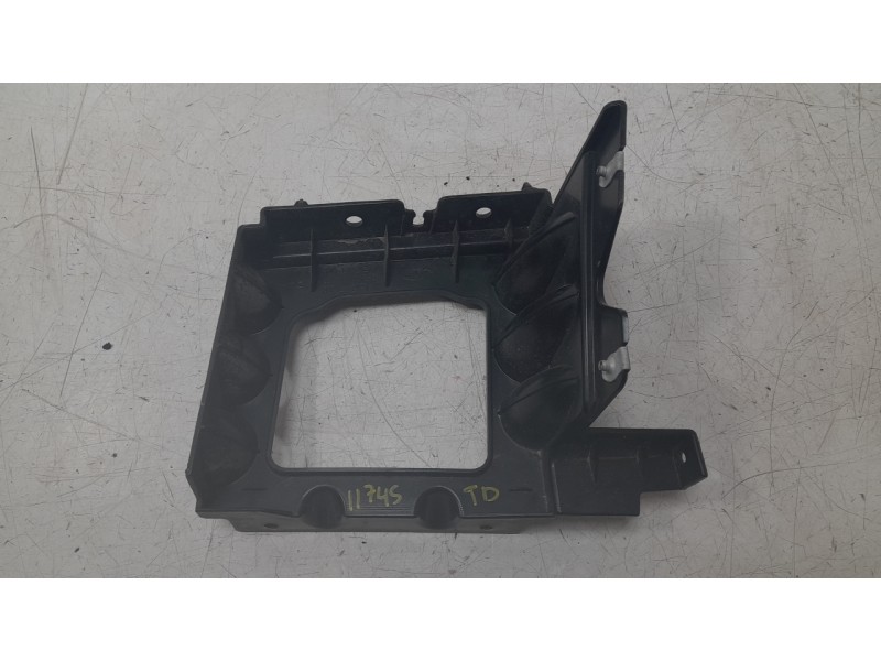Recambio de soporte paragolpes trasero derecho para ford mustang mach 1 referencia OEM IAM FR3B17E850AD  