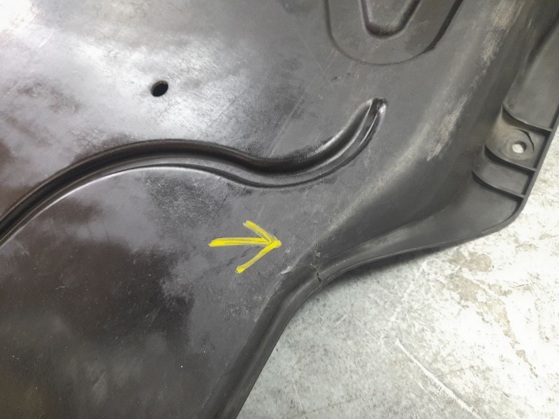 Recambio de cubrecarter para volkswagen t-roc (a11, d11) 2.0 tdi referencia OEM IAM 5WA825236  107238260