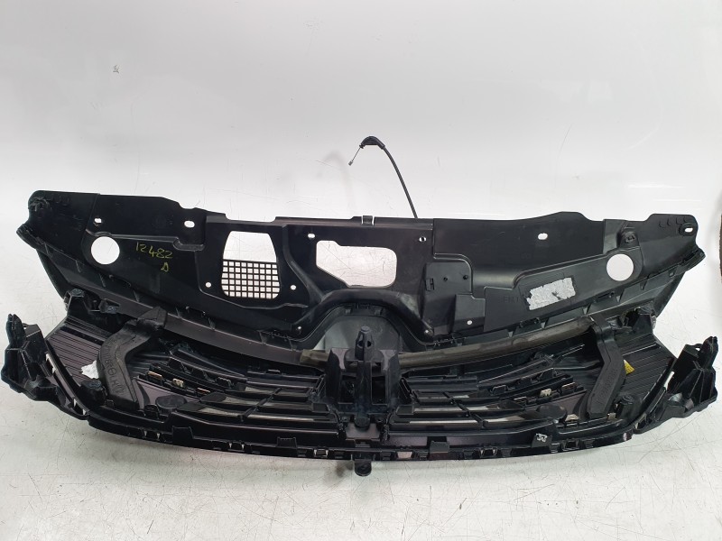Recambio de rejilla delantera para mitsubishi colt referencia OEM IAM 622566366R  