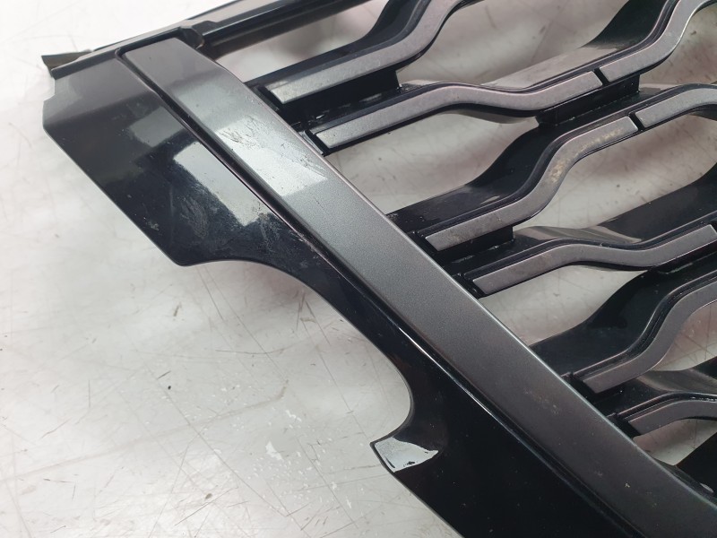 Recambio de rejilla delantera para land rover range rover velar (l560) 2.0 p300 si4 4x4 referencia OEM IAM J8A28200BE  
