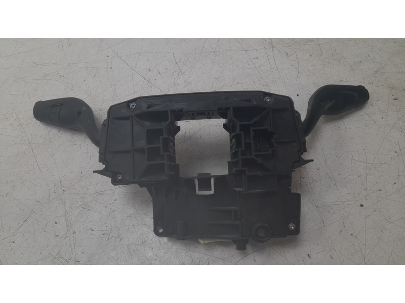Recambio de mando multifuncion para ford mustang mach 1 referencia OEM IAM 2456930  