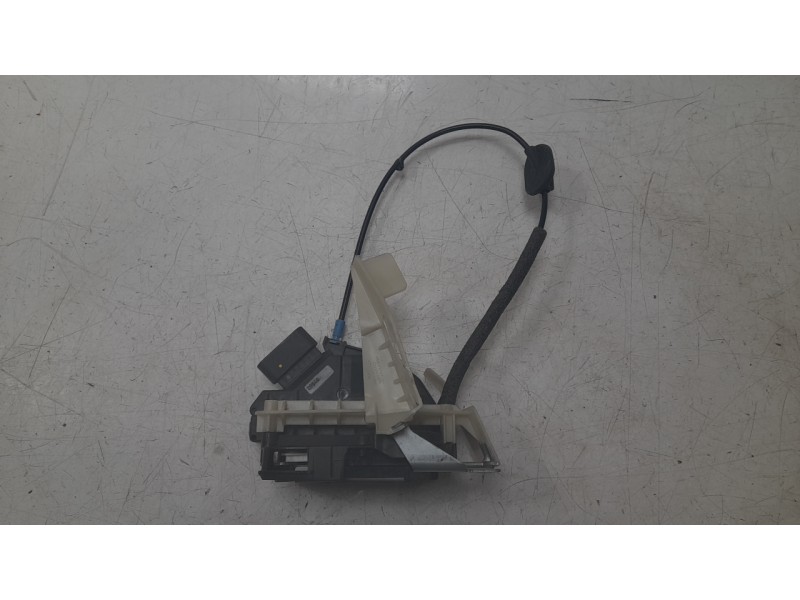 Recambio de cerradura puerta delantera izquierda para ford mustang mach 1 referencia OEM IAM 2067563  
