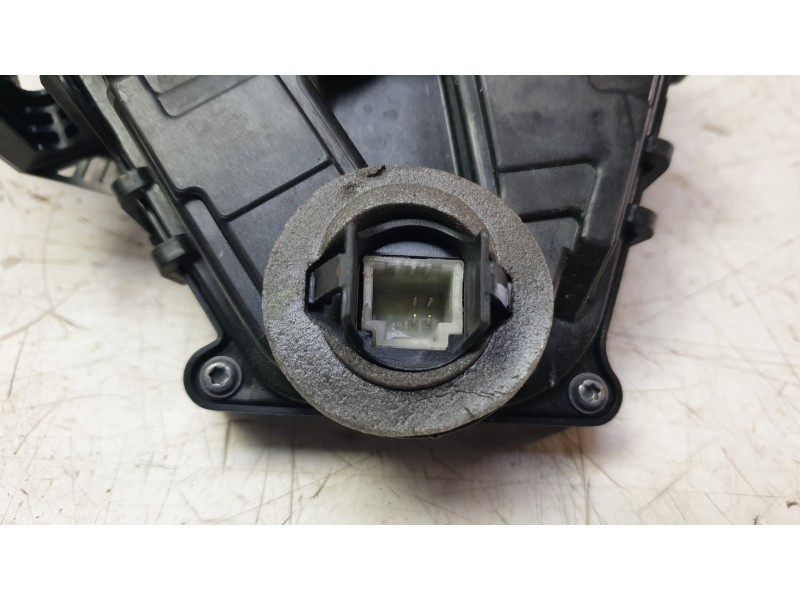 Recambio de cerradura puerta trasera izquierda para renault captur ii (hf_) tce 90 (hfm6) referencia OEM IAM 825031538R  