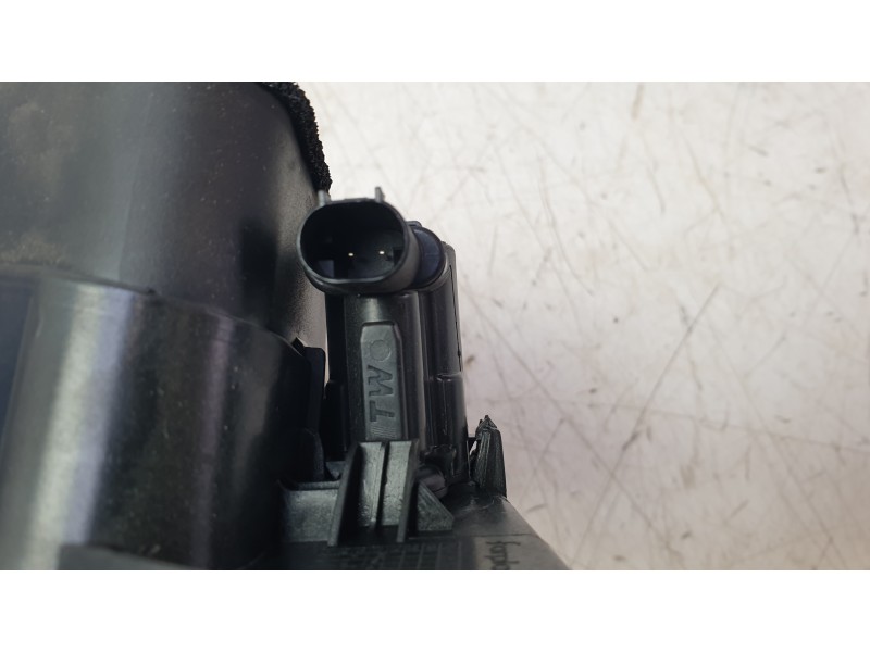 Recambio de tapa exterior combustible para hyundai i20 iii (bc3, bi3) 1.0 t-gdi referencia OEM IAM 81595Q0000  