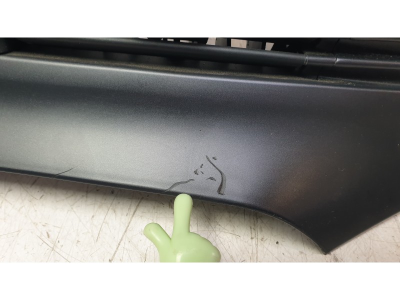 Recambio de moldura para hyundai i20 iii (bc3, bi3) 1.0 t-gdi referencia OEM IAM 84795Q0000  