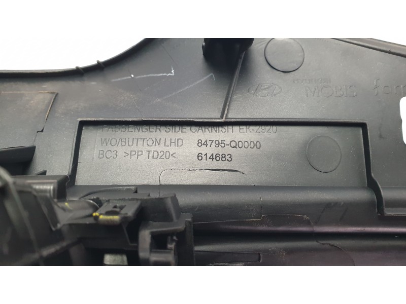 Recambio de moldura para hyundai i20 iii (bc3, bi3) 1.0 t-gdi referencia OEM IAM 84795Q0000  