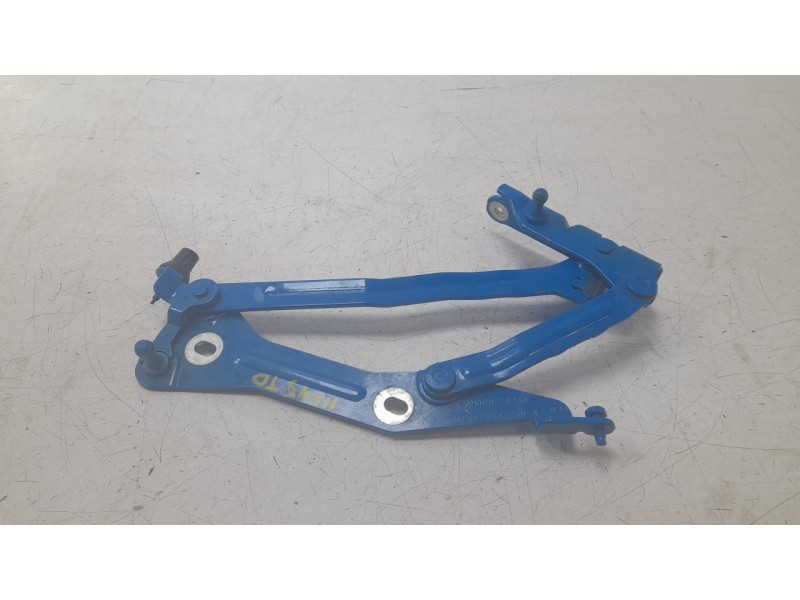 Recambio de bisagra derecha porton para ford mustang mach 1 referencia OEM IAM FR3B6342700AE  