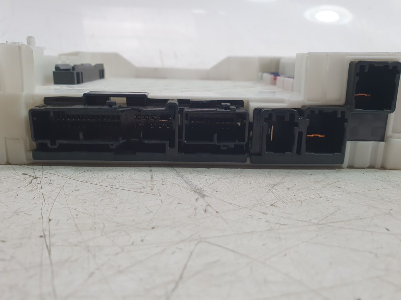 Recambio de caja reles / fusibles para toyota yaris (_p21_, _pa1_, _ph1_) 1.5 (mxpa11) referencia OEM IAM 63572129  